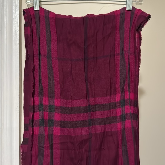 Burberry Scarf - Picture 2 of 10